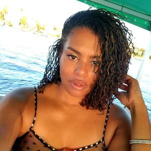 Meet your Posher, Daviera